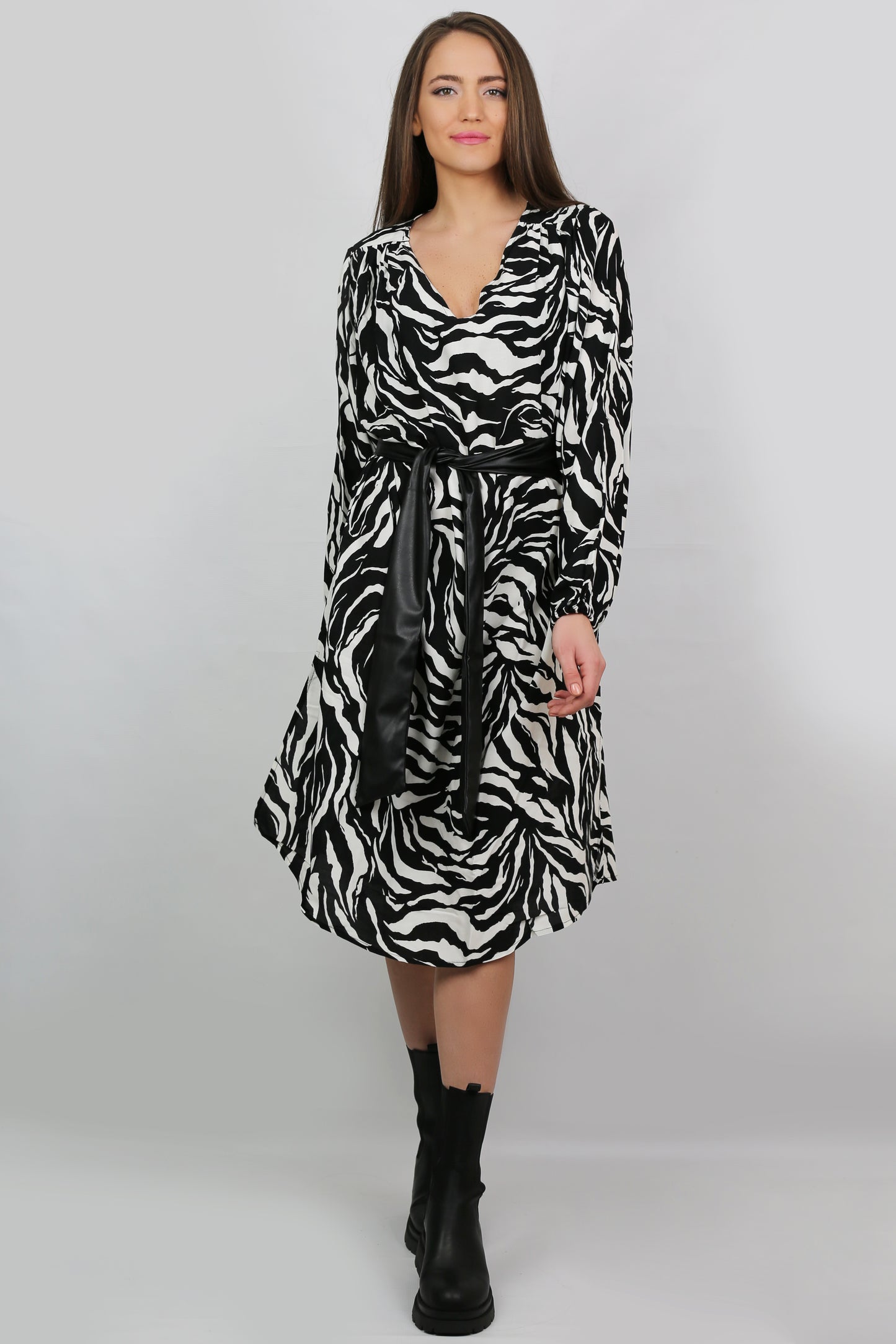 Leana - White Zebra